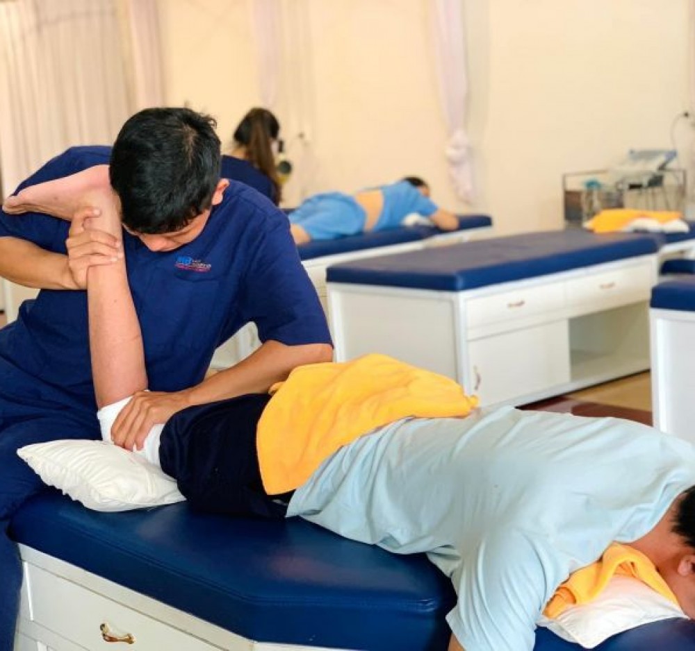 Điều trị cứng khớp sau phẩu 