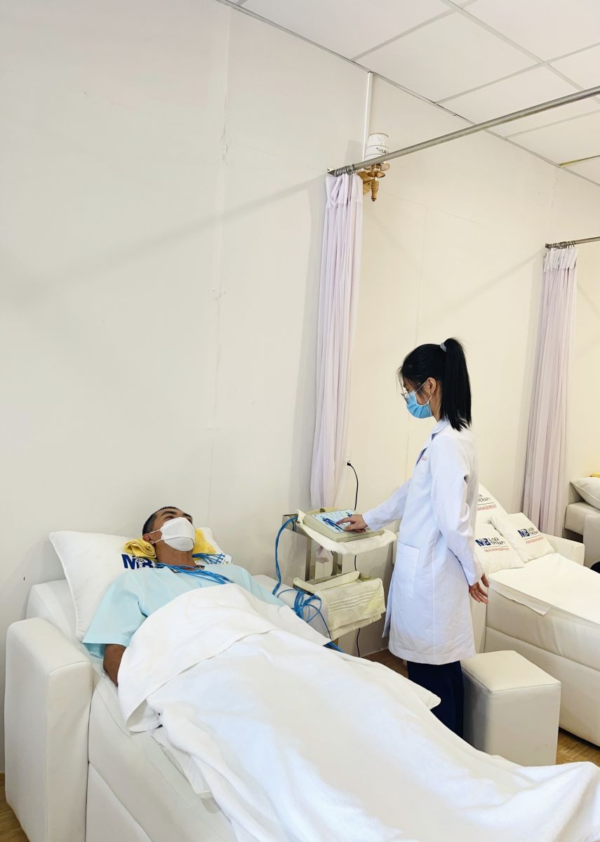 ĐIỀU TRỊ - CỨNG KHỚP GỐI SAU PHẪU THUẬT ĐỨT DÂY CHẰNG